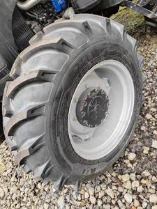 Tractor Agrícola YTO <span class=keywords><strong>Dong</strong></span> <span class=keywords><strong>Fang</strong></span> Hong de 90hp, 95hp, 100hp, 150hp, 160hp, 200hp, Tractores Agrícolas en Venta - Product Image 3