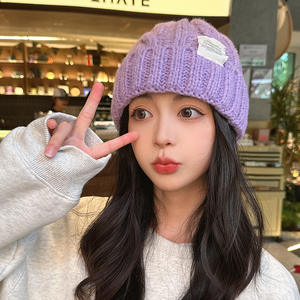 قبعة يابانية ملتوية بلون واحد للنساء الكورية للخريف والشتاء للطلاب قبعة صغيرة متعددة الاستخدامات للزوجين - Product Image 5