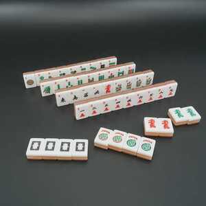 Profesional al por mayor Rosa americano Mahjong set tamaño personalizado acrílico dos tonos mahjong para juego de casino - Product Image 2