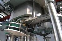 Machine électrique automatique à sceller les canettes de bière Machine à sceller les canettes à pression Machine à sceller les canettes de papier boisson haute productivité