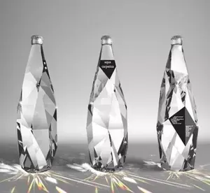 350毫升500毫升750毫升新设计多边形玻璃酒瓶用于葡萄酒饮料包装