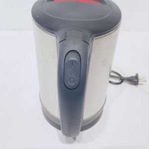 Hervidor Eléctrico de Acero Inoxidable de 2.3L y 1800W con Apagado Automático, Olla Calentadora de 2 Pines para Hogar, Oficina y Viajes - Product Image 4
