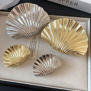 กิ๊บติดผมรูปหอยเชลล์แบบมันเงา ดีไซน์เก๋ไก๋ คล้ายกิ๊บหนีบผมทรงฉลาม  เครื่องประดับผมแฟชั่นสุดหรูสำหรับผู้หญิง - Product Image 2