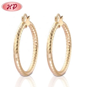 เครื่องประดับจอยเอเรีย บิซูเตรียส ทองเคลือบ 18K ดีไซน์ใหม่ปี 2019 เครื่องประดับแฟชั่นสำหรับผู้หญิง ต่างหูห่วงชุบทองลายไม้ไผ่สำหรับผู้หญิง - Product Image 2