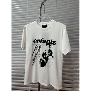 T-shirt da uomo bianca in cotone a maniche corte con silhouette astratta e <span class=keywords><strong>tipografia</strong></span> minimalista per streetwear dark avant-garde - Product Image 6