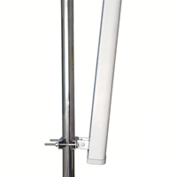 Antenne cellulaire multi-bandes 4G LTE 5G NR verticale 18 dBi 1710~2700 MHz, antenne de station de base fixe à inclinaison descendante