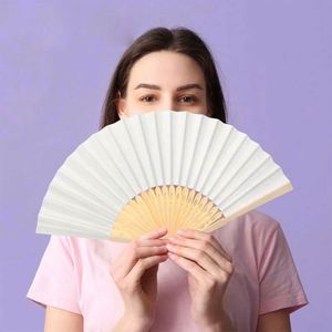 พัดไม้ไผ่พับได้แบบพกพา ขนาด 33 ซม. สไตล์ศิลปะพื้นบ้าน แกะสลักลายเพ้นท์ ใช้สำหรับงานปาร์ตี้ โปรโมชั่น ของที่ระลึก พร้อมสกรีนโลโก้ - Product Image 4