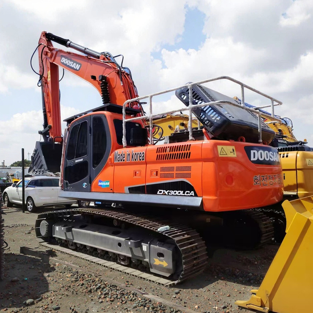 South Korean Original Used Crawler Excavator DX300LCA 30 Tons 1.6m Bucket 151kw Power Good Quality Low Price Original Engine