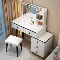 Coiffeuse de luxe moderne intégrée avec miroir éclairé et meuble de rangement pour chambre à coucher et mobilier de maison contemporain