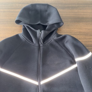 Giacca da <span class=keywords><strong>uomo</strong></span> personalizzata Set <span class=keywords><strong>tuta</strong></span> sportiva per <span class=keywords><strong>uomo</strong></span> che si illumina con i <span class=keywords><strong>pantaloni</strong></span> della <span class=keywords><strong>tuta</strong></span> scuri e la <span class=keywords><strong>tuta</strong></span> con cappuccio - Product Image 5