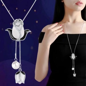 Crystal Flower Pendant Necklace With Droplet Chain For Women Everyday Wear Fashion Jewelry Accessory - Product Image 2