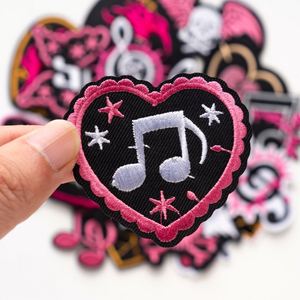 Patch thermocollant tendance motif note de musique, cœur, ailes, crâne, noir, rose, couteau pour décoration personnalisée - Product Image 2
