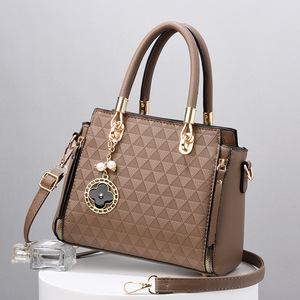 New Wholesale Luxury Leather Fashion Quilted Leather <b>Handbags</b> Large Capacity Women's Shoulder Bags - Product Image 3