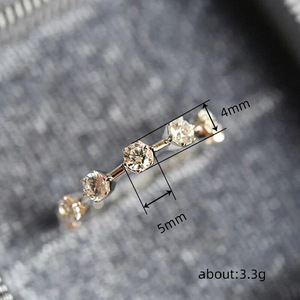 Anello Sottile Impilabile con Micro Zirconi per Donna, Gioiello Minimalista da Dito, Regalo - Product Image 4
