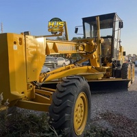 Niveleuse à moteur KOMATSU GD655 d'occasion, 17 tonnes, engin de construction avec moteur pour le nivellement des routes