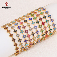 Bracelets en acier inoxydable plaqué or 18 carats PVD avec pendentif trèfle à quatre feuilles orné de strass brillants et délicats, bijoux tennis arc-en-ciel pour femmes