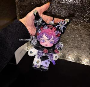 Llavero de Peluche Brillante de Algodón con Pedrería SP X Kuromi Melody, Hecho a Mano, con Adorno para Bolso de Personaje, Muñeca de Edición Limitada - Product Image 3