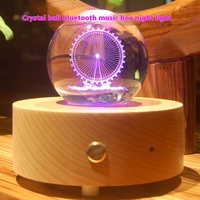 Noël sculpté en bois massif Bluetooth boîte à musique créatif cadeau en bois ornement boule de cristal rougeoyante gravé boîte à musique en cristal