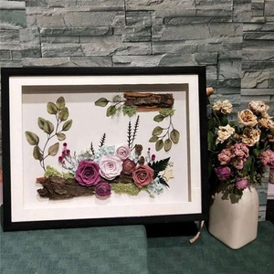 Cornice <span class=keywords><strong>Portafoto</strong></span> da Parete <span class=keywords><strong>in</strong></span> <span class=keywords><strong>Legno</strong></span> Massello di Alta Qualità, Fatta a Mano, Impermeabile, con Rosa Eterna Preservata - Product Image 5