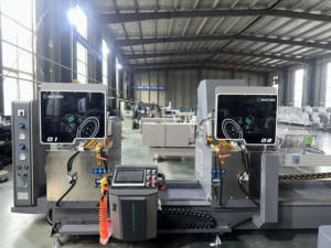 Sega di precisione CNC a 45 gradi per impianti ortopedici - Product Image 1