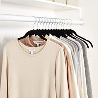 CHARISMA luxe velours noir cintres personnalisés mince chemise antidérapante vêtements avec barre de cravate multifonctionnel pour une utilisation en garde-robe