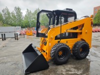 Chargeuse compacte à forte demande 4x4 Type de voie Capacité de godet 1000kg-1100kg à bas prix