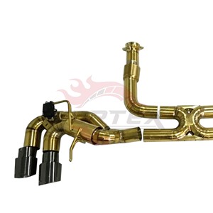 Sistema de Escape Deportivo Vortex Premium con Acabado Dorado en Acero Inoxidable SS304 para Corvette C8 Stingray, con Válvula Electrónica y Cuatro Salidas Negras - Product Image 4