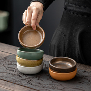 Tazones pequeños de cerámica con esmalte craquelado retro, hechos a mano, para servir comida, uso doméstico. - Product Image 4