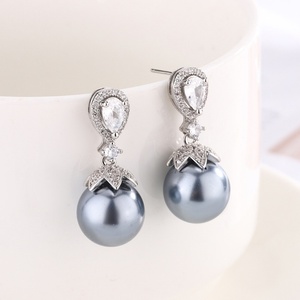 Wholesale Eco-friendly Copper Women 14-12MM Shell Pearl Temperament Pendant and Earrings <b>Set</b> Jewelry <b>Set</b> for Women - Product Image 4