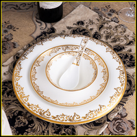 Assiette à dîner en céramique à bord doré de luxe, vente en gros, service de vaisselle en porcelaine osseuse, autres fournitures pour hôtels et restaurants