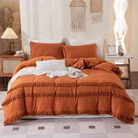 Ensemble de couvre-lit bohème uni lavable en machine avec pompons, en fibres synthétiques, teinture réactive, pour l'exportation transfrontalière, usage domestique