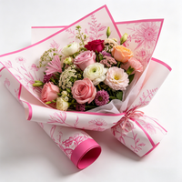 Papier d'emballage épais imperméable à fleurs roses imprimées pour cadeaux et artisanat