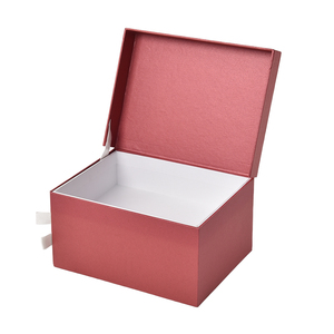 Caja de regalo de fiesta de boda de lujo Embalaje de papel de cartón rígido con cajón Recubrimiento UV Impresión en relieve y laminación mate - Product Image 1