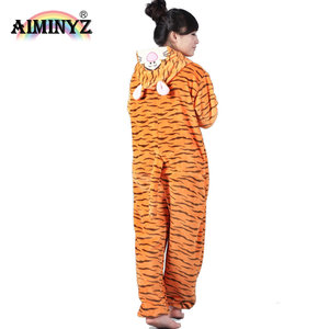 AIMINYZ Vente en gros <span class=keywords><strong>2023</strong></span> Offre Spéciale Flannei Chaud Populaire Onesie Pijamas Loose Oversize Femmes Vêtements de nuit Loisirs Cartoon Enfant Pyjamas - Product Image 3