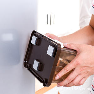 Caja de pañuelos magnética rectangular de plástico transparente con tapa para organizador de nevera, contenedor de almacenamiento duradero - Product Image 1