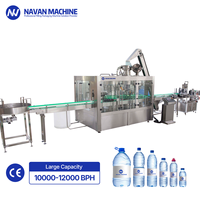 Machine de remplissage d'eau entièrement automatique avancée XGF24-24-8 10000-12000BPH pour bouteilles PET avec contrôle PLC pour l'embouteillage d'eau potable