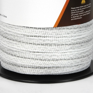 รั้วไฟฟ้าโพลีเทปแบบมืออาชีพ HDPE 8 เส้นลวดสแตนเลส 200 เมตร ทนทานทุกสภาพอากาศ ป้องกันรังสียูวี สำหรับฟาร์มปศุสัตว์ - Product Image 3