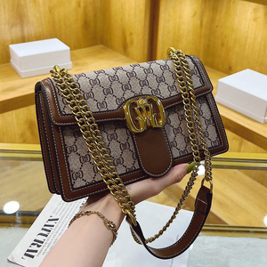 Bolso de Mano Cuadrado de PU Impermeable de Lujo para Mujer, con Cierre de Solapa y Decoración Metálica, para Uso Diario, Viajes de Verano y Playa - Product Image 1
