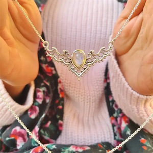 Collana con Ciondolo a Forma di Corno Cavo per Donne, Gioielli Eleganti e alla Moda - Product Image 4