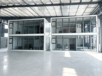 Conteneur de bureau préfabriqué moderne de 40 pieds en acier galvanisé détachable pour hôtels, entrepôts extérieurs, appartements, panneaux sandwich