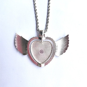 Ciondolo moderno in acciaio inox con angelo e ala girevole a forma di cuore con gioiello a sublimazione a catena per anniversari - Product Image 4