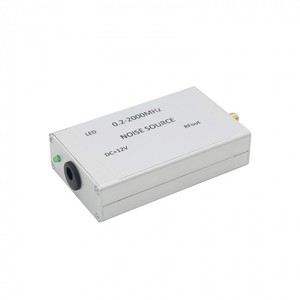 Generador de señal de ruido TZT 0,2-2000M Fuente de ruido Fuente de seguimiento de espectro simple Alta planitud - Product Image 2