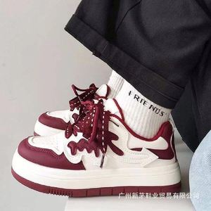 Baskets basses en toile rouge bordeaux pour femme, chaussures plates respirantes à lacets, style simple et décontracté pour l'école - Product Image 3