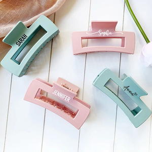 Pince à cheveux personnalisée avec nom gravé, accessoire de coiffure personnalisé, cadeau de demoiselle d'honneur - Product Image 3