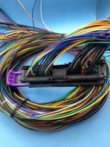 FCI 56ピンメス型ECUコネクタ（シェルとピン付き）211PC562S8009 211PC562S0008、18AWG 3メートルワイヤー付き - Product Image 5