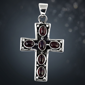 Pendentif Croix Art Palace avec Pierres d'Améthyste, Plaqué Argent Antique, Charme Religieux, Bijou Unisexe - Product Image 1