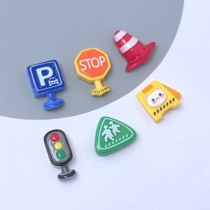 Mini Cono de Tráfico, Semáforo, Señal de Parada y Estacionamiento, Lindos Dijes de Resina de Base Plana, Decoración Divertida para Álbumes de Recortes, Manualidades DIY para Slime - Product Image 4