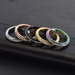 Venta al por Mayor de Fábrica de Anillos de Acero Inoxidable para Hombre y Mujer, con Incrustaciones de Circonia Cúbica, Anillos Giratorios Modernos Chapados en Oro - Product Image 6