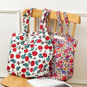 Sac fourre-tout en polyester avec impression par sublimation de fleurs, logo personnalisé, fourni directement par l'usine - Product Image 4