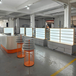 Meubles de magasin d'optique de luxe sur mesure, vitrine à lunettes personnalisée avec éclairage LED pour la conception intérieure des magasins - Product Image 1